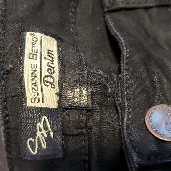 NWOT Suzanne Betro Black Skinny jeans. Size 12. - Picture 6 of 6